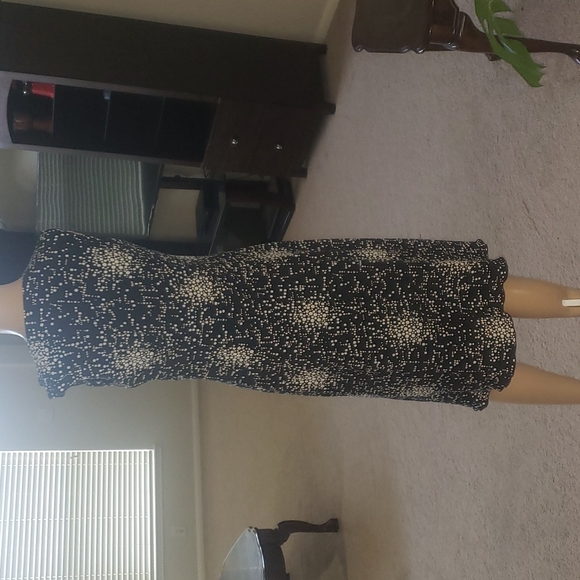 Punto y coma 36 m exploding dot pattern ruffle neckline & bottom hem - Picture 3 of 8